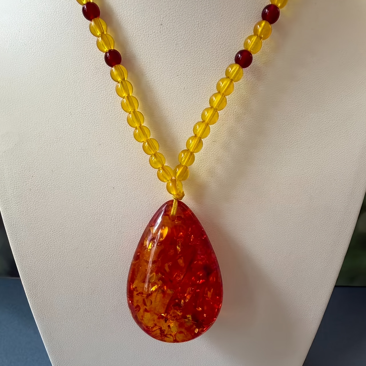 Women's Natural Amber Water Drop Pendant Necklace, Casual Wear